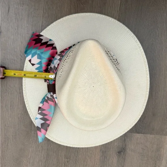 Charlie 1 Horse Hat White - Picture 5 of 8